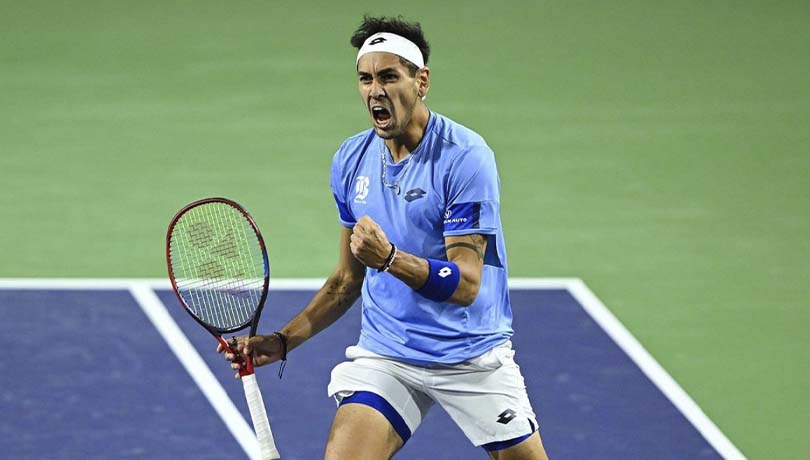 Alejandro Tabilo avanza a octavos de final del ATP de Auckland tras gran remontada ante Borna Gojo