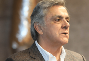 Pablo Longueira no asistirá a Comisión de Pesca de la Cámara: 