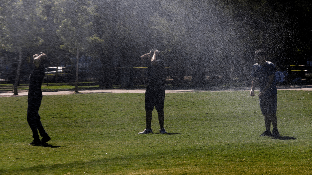 La región Metropolitana enfrenta la primera ola de calor del año.