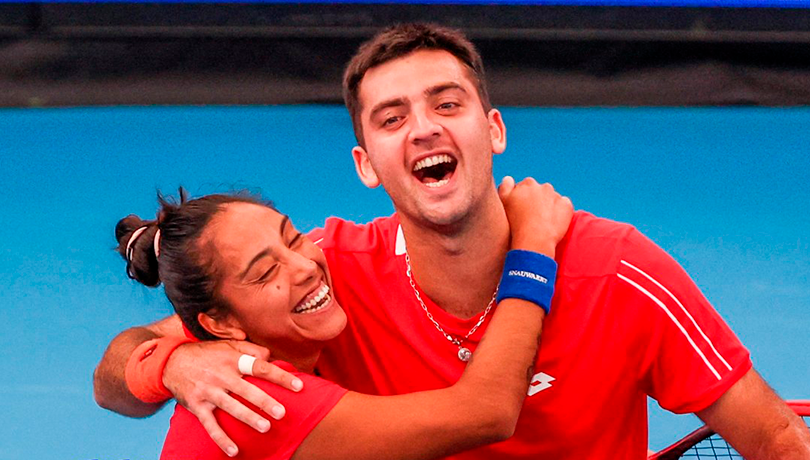 Barrios y Seguel abrochan la serie para Chile en la United Cup con triunfo sobre Tsitsipas y Sakkari