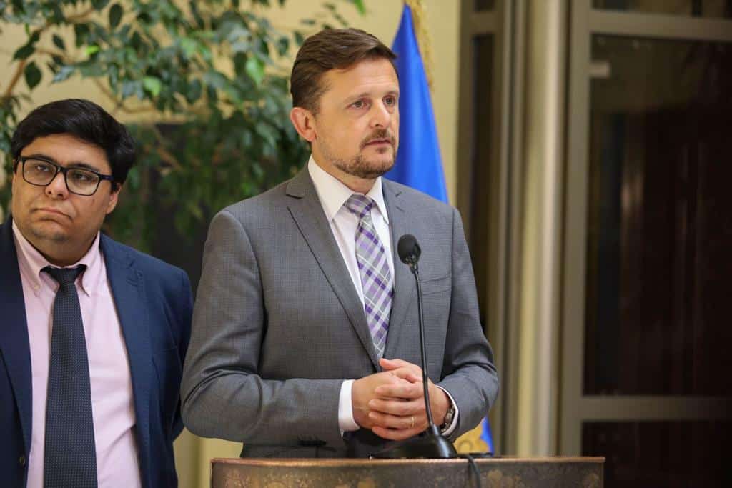 Drones, aviones no tripulados y sensores: Diputado Schubert propone “fronteras tecnologizadas” para control migratorio
