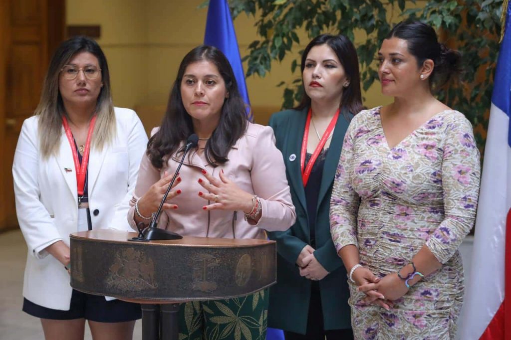 Diputada Medina presentó querella contra el presidente del PDG por presuntos delitos de falsificación de instrumentos