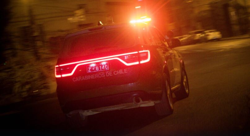 Delincuentes robaron vehículo mientras conductor cargaba combustible en Huechuraba