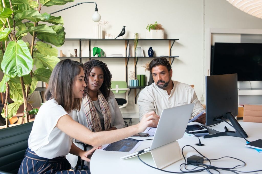 Pasos para capacitar a tu equipo al integrar un software ERP