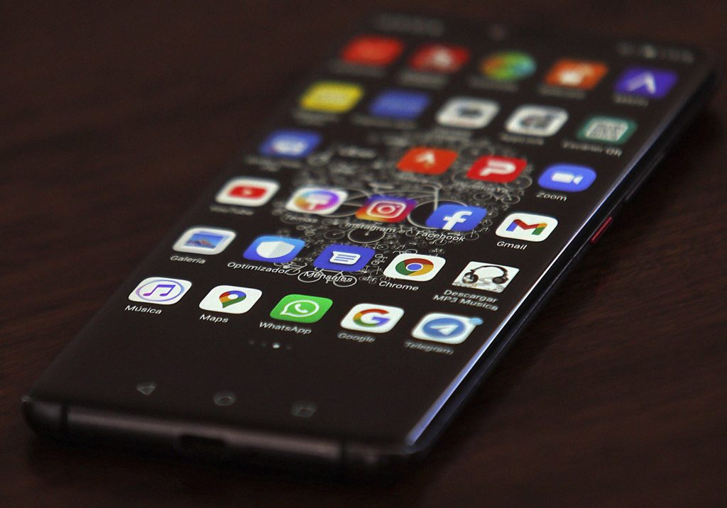 WOM liberó tráfico para clientes de Valparaíso en emergencia por megaincendio