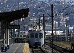 Metro de Valparaíso repone  servicio completo tras emergencia por incendios