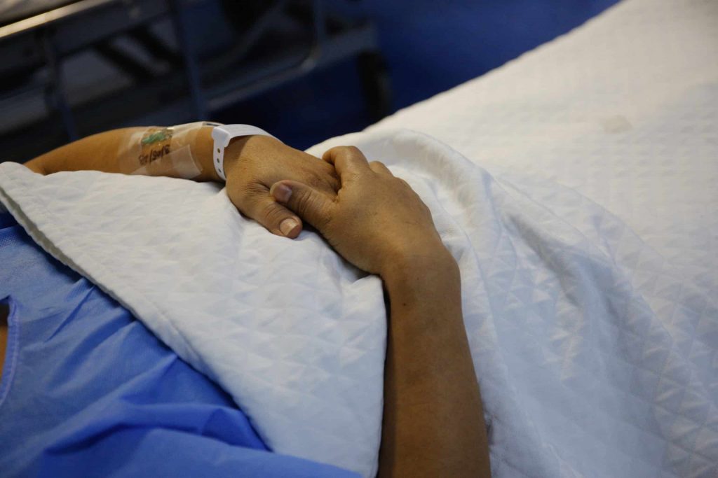 Incendios en Valparaíso: Hospital Gustavo Fricke busca profesionales para unidades críticas