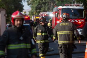 Detienen a sujeto por iniciar incendio en sitio eriazo de Puente Alto