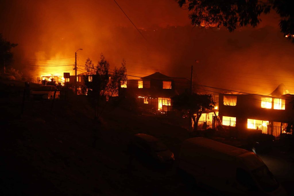 Solo el 15% de los chilenos se siente preparado para enfrentar incendios