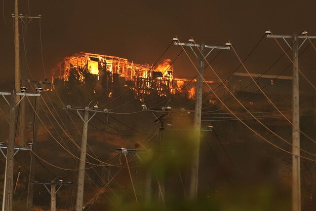 Senapred pide evacuar 8 sectores de Quilpué debido a incendios