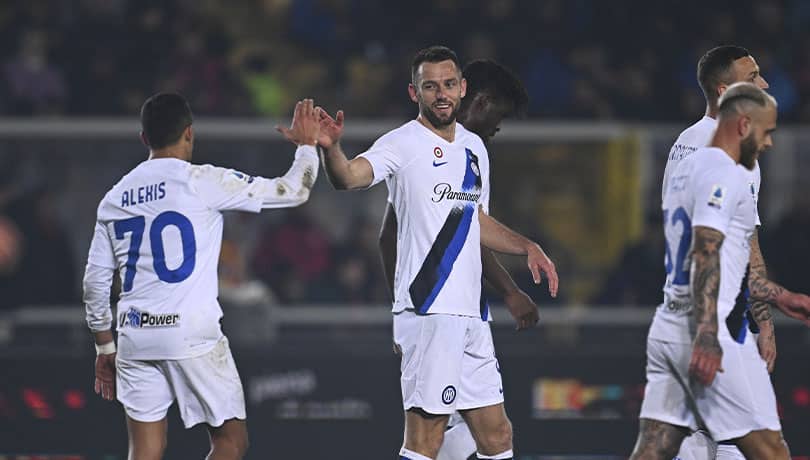 Con Alexis de titular y protagonista: Inter vence al Lecce y sigue firme en la punta