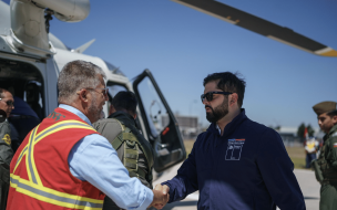 Presidente Boric realiza sobrevuelo de zonas afectadas por los incendios: 