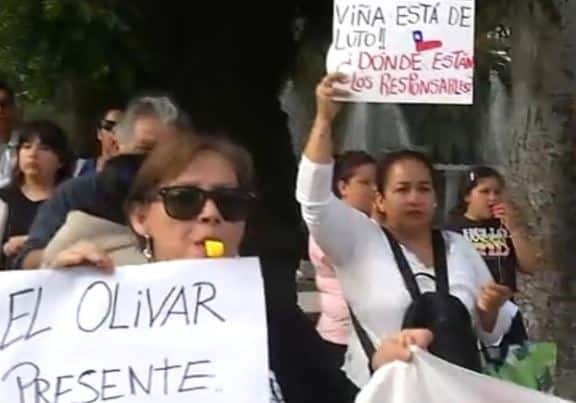 “Estamos de luto, no para un festival”: Vecinos damnificados protestaron  contra Viña 2024