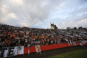 Detienen a hincha de Colo-Colo acusado de abusar sexualmente de una mujer en Mendoza