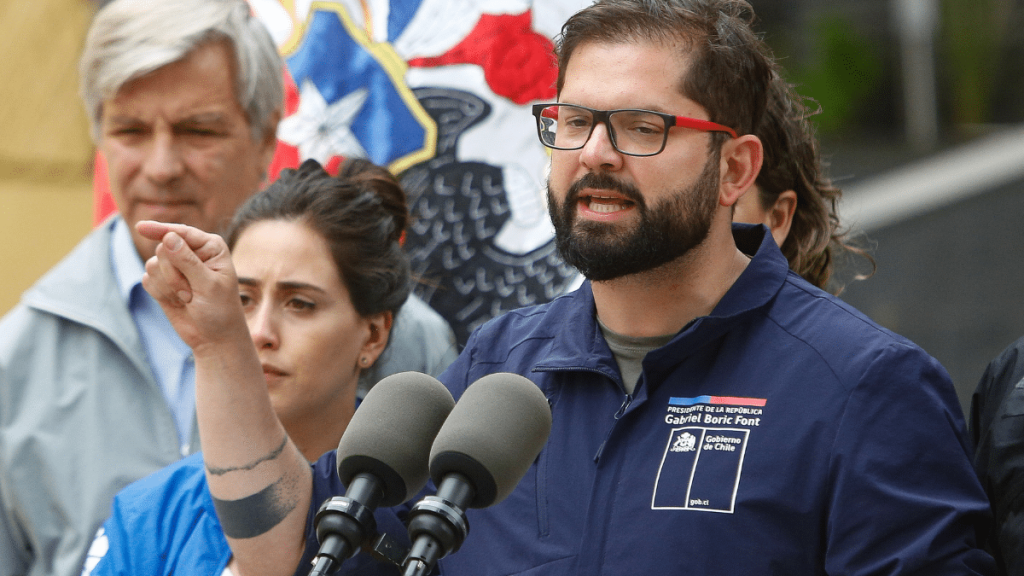 Boric advierte a quienes intenten provocar incendios: “A esos miserables los vamos a encontrar y meter tras las rejas”