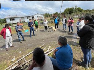 Diputado Mauro González emplaza al Mineduc a entregar solución a apoderados de escuela rural incendiada en mayo en Quellón