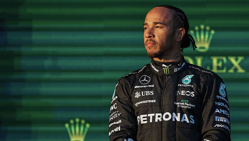 Lewis Hamilton: “Tengo la oportunidad de cumplir otro sueño de infancia pilotando un Ferrari rojo”