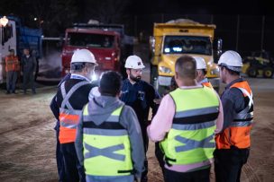 Presidente Boric supervisa trabajos nocturnos del MOP para la remoción de escombros