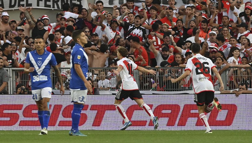 Con Paulo Díaz de titular: River humilla al Vélez de Gustavo Quinteros