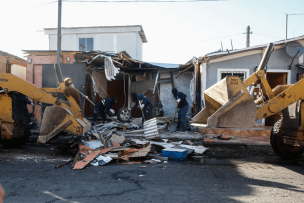 Destruyen parte de la toma donde se encontró el cadáver del ex militar Ojeda en Maipú: Había un prostíbulo y locales clandestinos