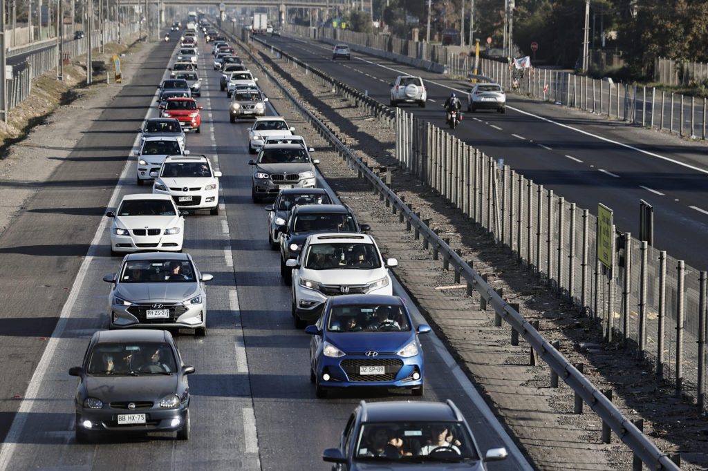 Retorno a Santiago: Se espera alta congestión este domingo y “Peaje a Luca”