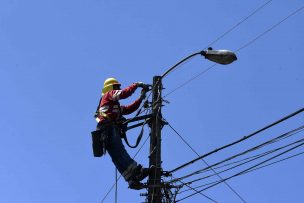 Masivo corte de luz afectó a comunas de la Región Metropolitana