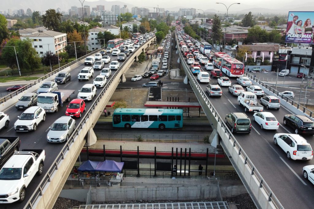 “Súper Lunes”: Carabineros desplegará más de mil funcionarios en distintos puntos de la capital