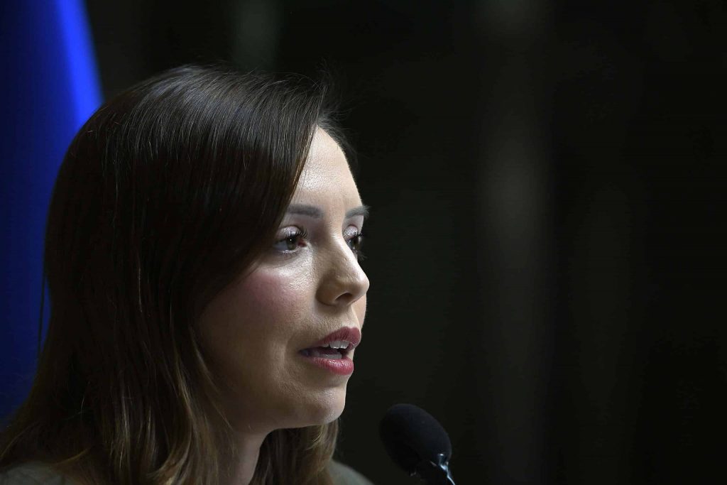 Diputada Flores presentó proyecto para aumentar penas a delitos de cohecho y corrupción en el Estado