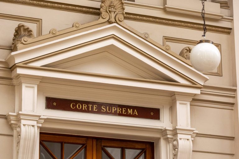Cadem: 75% evalúa negativamente al Poder Judicial y 83% dice no confiar en él