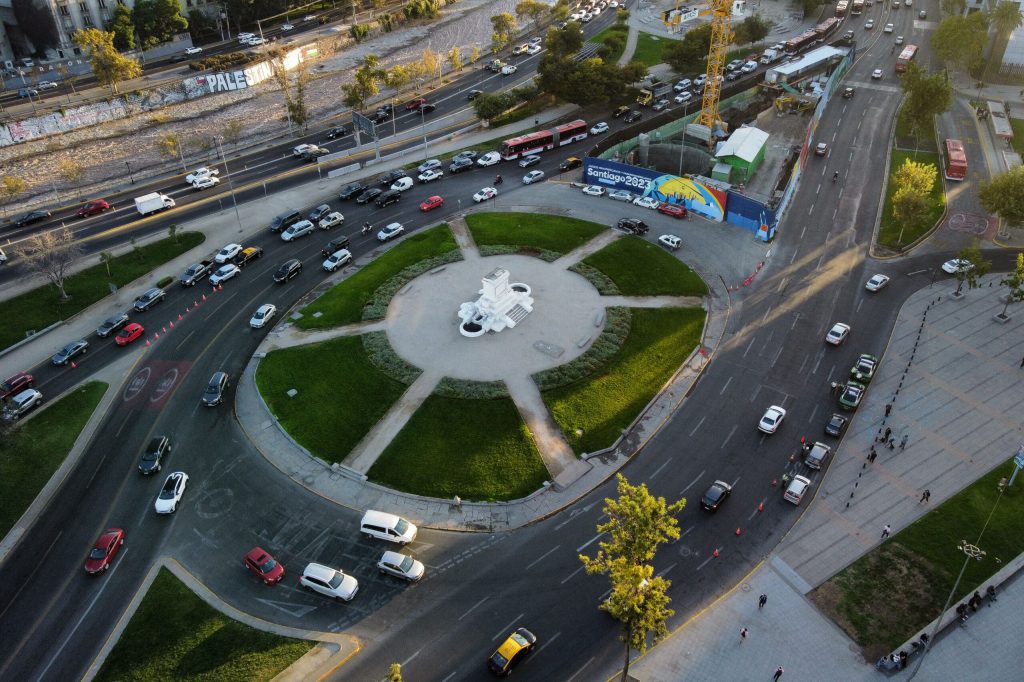 Remodelación de Plaza Baquedano: Inician desvíos de tránsito y trabajos en eje Nueva Alameda