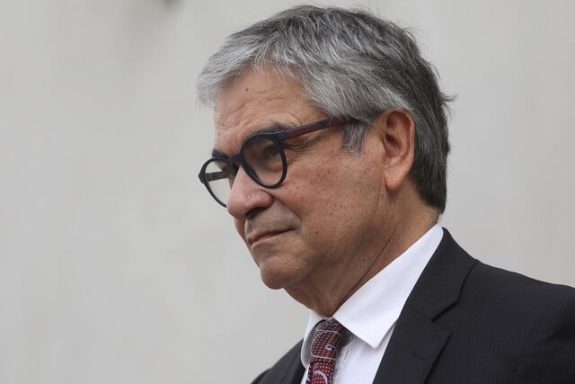 Ministro Marcel envía indirecta a “economista de apellido compuesto”