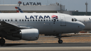 Latam cancela 12 vuelos desde y hacia Calama por 