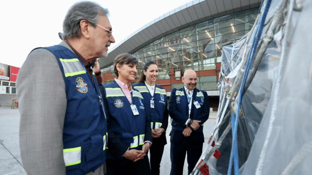 Autoridades del Ministerio de Salud (Minsal) reciben cargamento de Nirsevimab para proteger a los niños del virus sincicial.