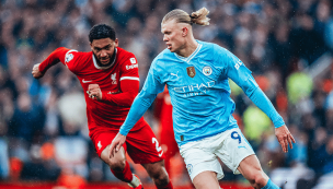 Liverpool y Manchester City igualan en un intenso partido y dejan al rojo vivo la Premier League