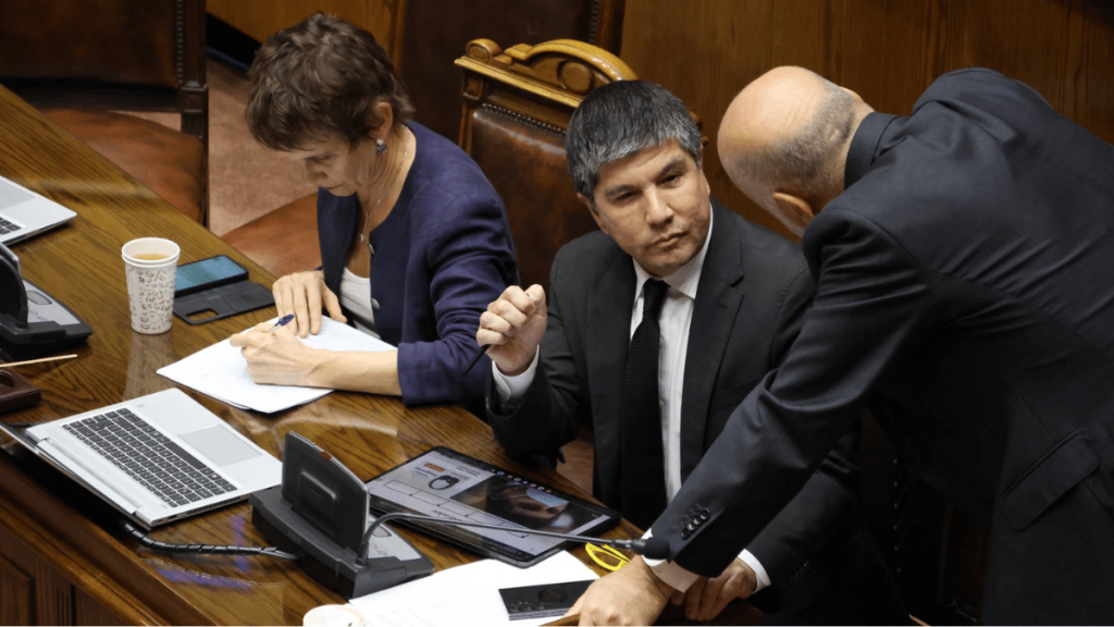 A la sesión especial del Senado por caso Ojeda también participó el subsecretario del Interior, Manuel Monsalve.