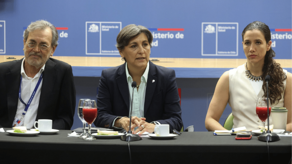 Mascarillas Minsal anunció que vuelven las mascarillas.