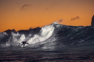 Revelaciones III: Jean Louis de Heeckeren y Cristián Merello documentan fotos inéditas de surf en Punta de Lobos