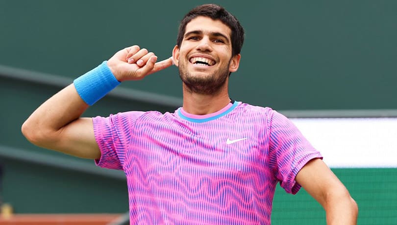 Ni las abejas ni la lluvia lo frenaron: Alcaraz alcanza el bicampeonato en Indian Wells tras vencer a Medvedev