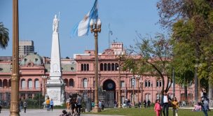 Inflación en Argentina cae en febrero al 13,2% mensual, pero escala al 276,2% interanual