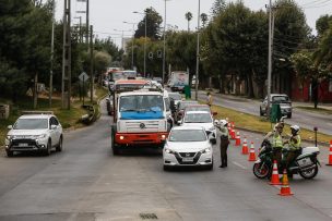 Restricción vehicular comenzó a regir este jueves en la RM: Revisa el calendario