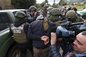 Un detenido y dos liberados: determinan situación de sujetos trasladados a Tirúa tras asesinato de Carabineros