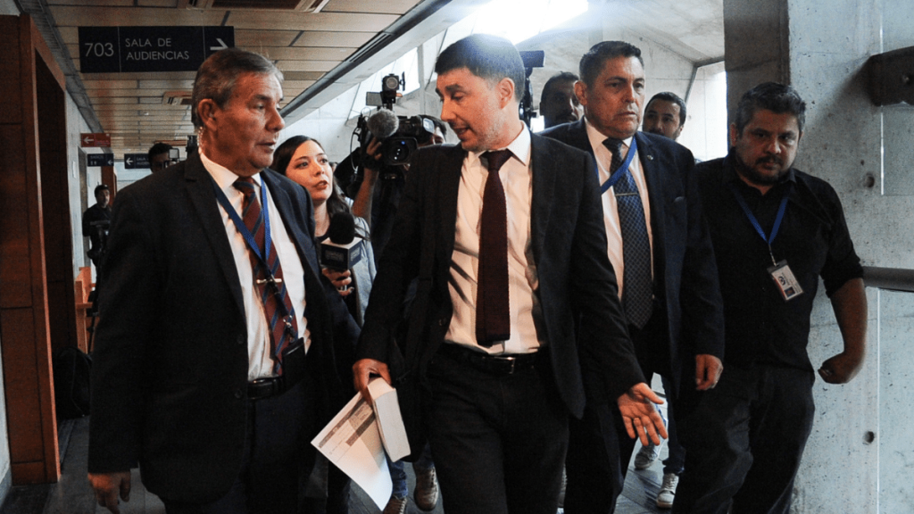 Teniente Durante la tarde de este jueves, el tribunal determinó ampliar la detención de los tres imputados por el crimen del teniente Emmanuel Sánchez.