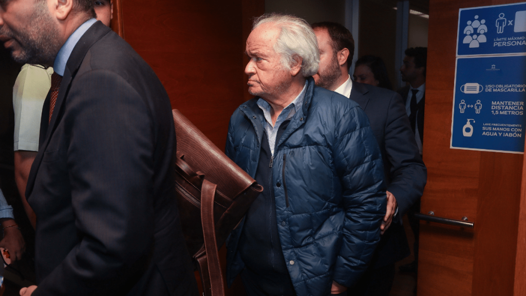 El Cuarto Juzgado de Garantía de Santiago dejó en arresto domiciliario a Alberto Sauer y Darío Cuadra en la primera ronda de formalización del caso Factop.