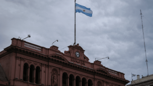 Argentina anuncia nuevas restricciones migratorias para ciudadanos venezolanos vinculados a Maduro