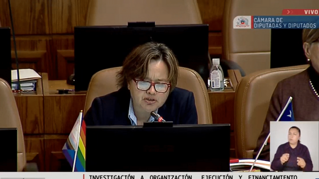 Diputada Marcela Riquelme se desmaya.