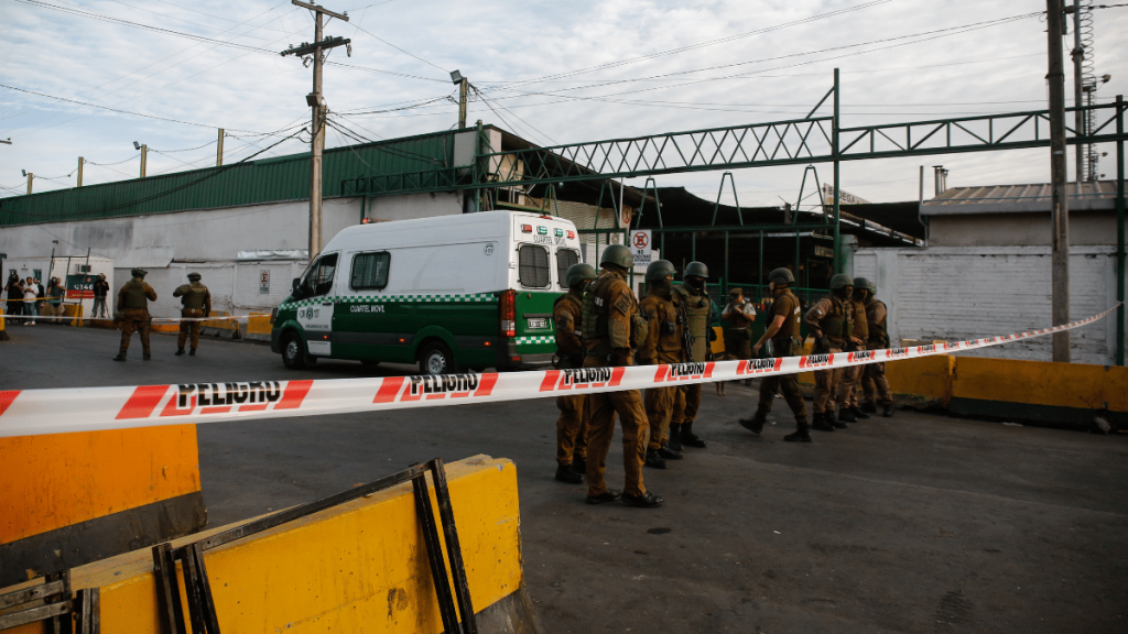 Durante la mañana de este lunes, una mujer protagonizó un grave incidente en el mercado Lo Valledor, en Pedro Aguirre Cerda, RM.