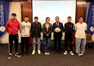 Ministro del Deporte y exfutbolistas con pasado en Europa sorprendieron a seleccionados chilenos que entrenarán con las juveniles del FC Bayern Múnich