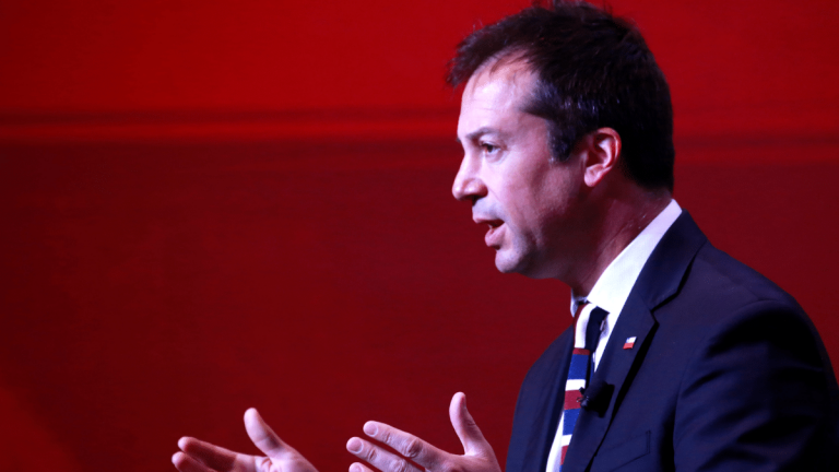 Exministro Palacios por desempleo en Chile: 