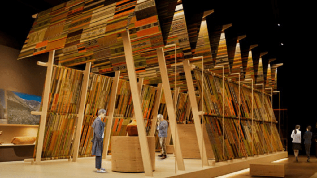 Por unanimidad, la propuesta "Makün: El Manto de Chile", de la oficina de arquitectos Constructo, fue elegida para desarrollar el diseño interior y fachada del país en la Exposición Universal 2025, que se realizará en Osaka, Japón, entre el 13 de abril y el 13 de octubre del próximo año. 