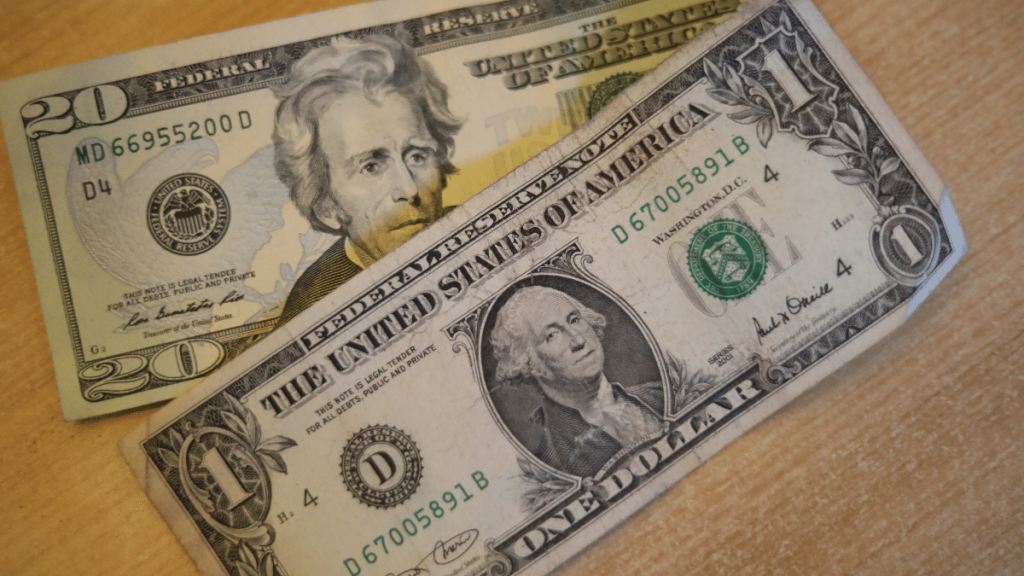 Precio del dólar en Chile hoy, lunes 1 de abril